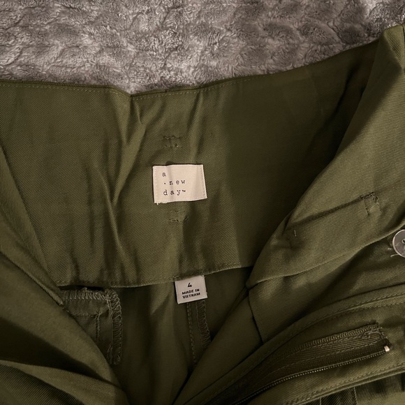 High waisted, dress up shorts. - Picture 2 of 2